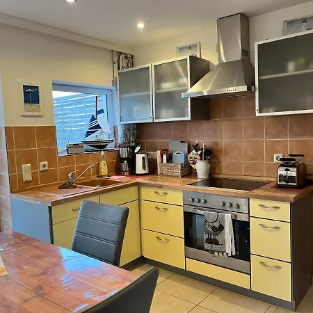 Thees Apartment Ummanz